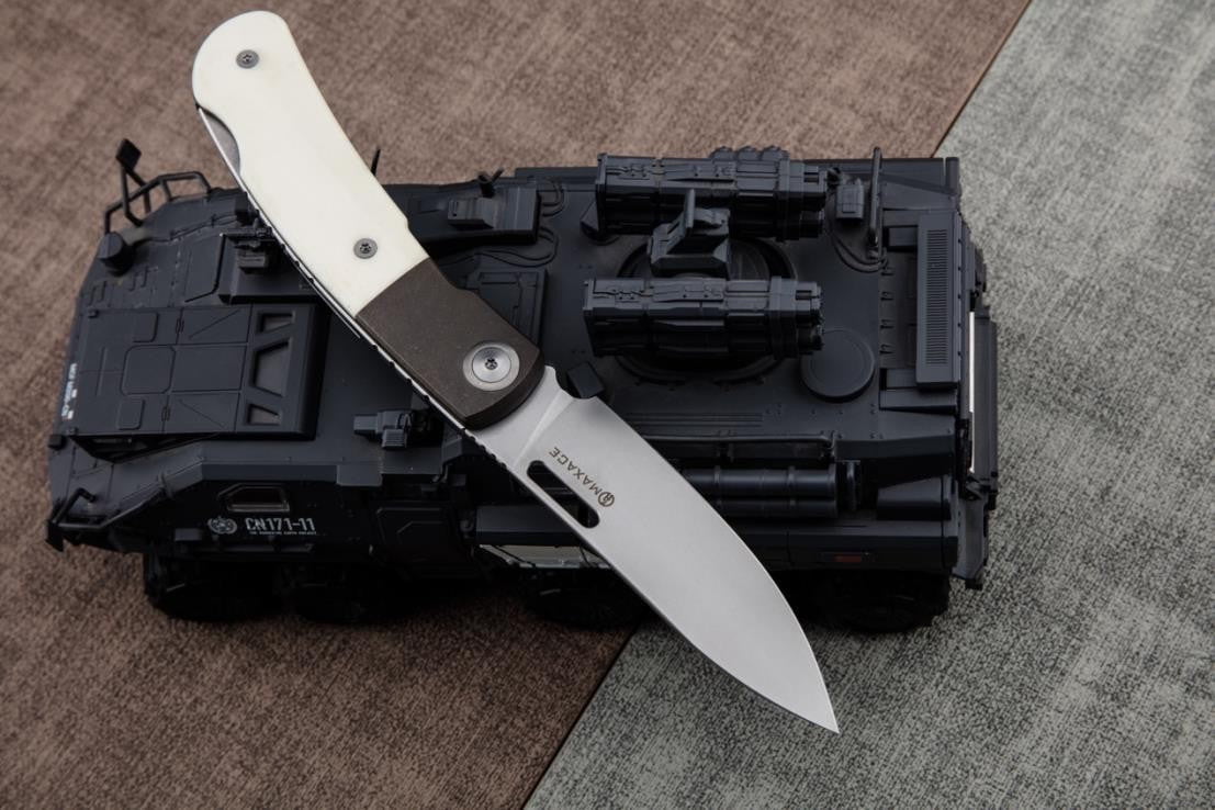 # ** COMING SOON ** MAXACE BEETLE 2.0 - MAGNACUT BLADE - SILVER CARBON FIBER - BONE ZIRCU-TI INLAYS - LOCK BACK - True Talon