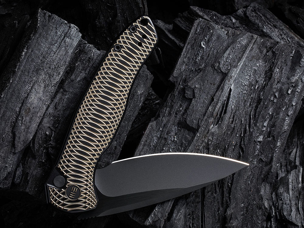 # ** HERE NOW ** WE Knife - WE19002 KITEFIN - Button Lock - 20CV Blade - Carbon Fiber & Titanium Handle - True Talon