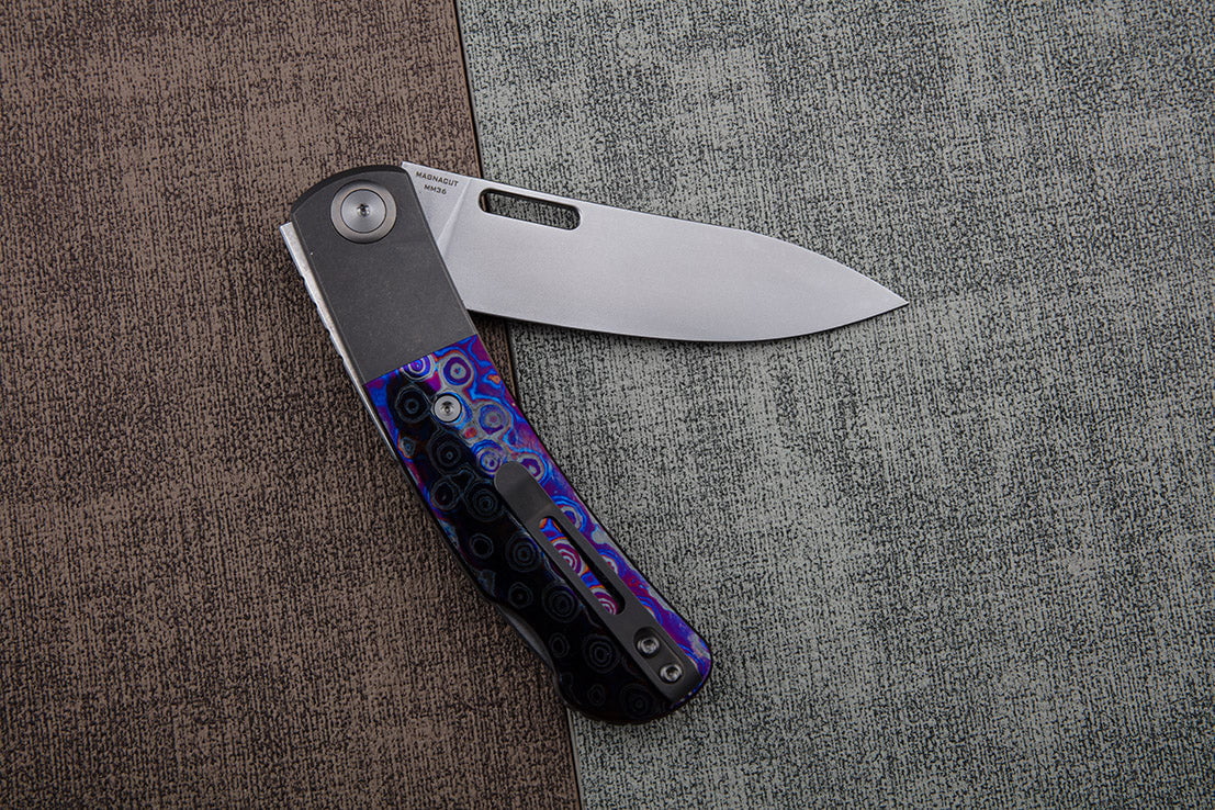 # ** COMING SOON ** MAXACE BEETLE 2.0 - MAGNACUT BLADE - SILVER CARBON FIBER - BONE ZIRCU-TI INLAYS - LOCK BACK - True Talon