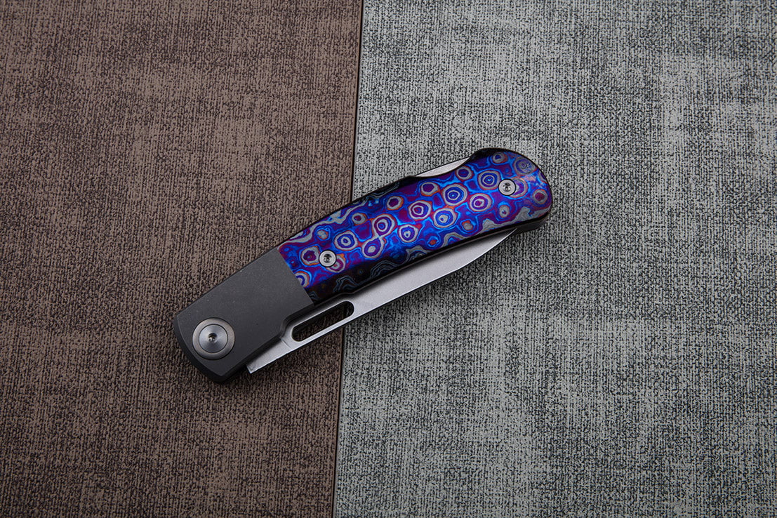 # ** COMING SOON ** MAXACE BEETLE 2.0 - MAGNACUT BLADE - SILVER CARBON FIBER - BONE ZIRCU-TI INLAYS - LOCK BACK - True Talon