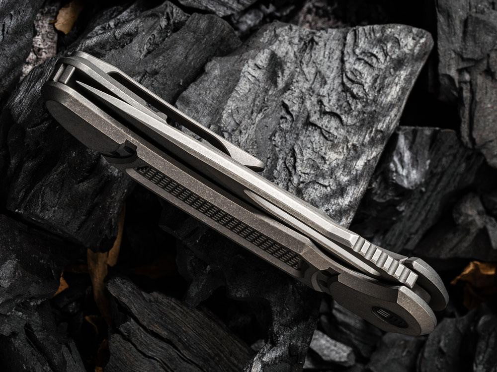 ** HERE NOW ** - WE Knives - 2007 MINAX - 20CV Blade - Titanium Handle - FERRUM FORGE DESIGN - True Talon