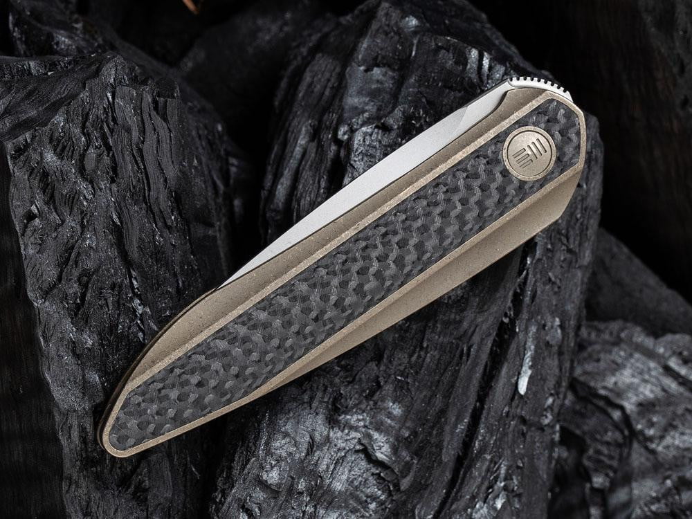 ** HERE NOW ** - WE KNIVES - 2010 BLACK VOID OPUS- 20CV Blade - Front Flipper - True Talon