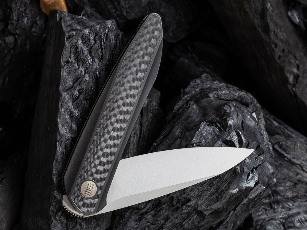 ** HERE NOW ** - WE KNIVES - 2010 BLACK VOID OPUS- 20CV Blade - Front Flipper - True Talon