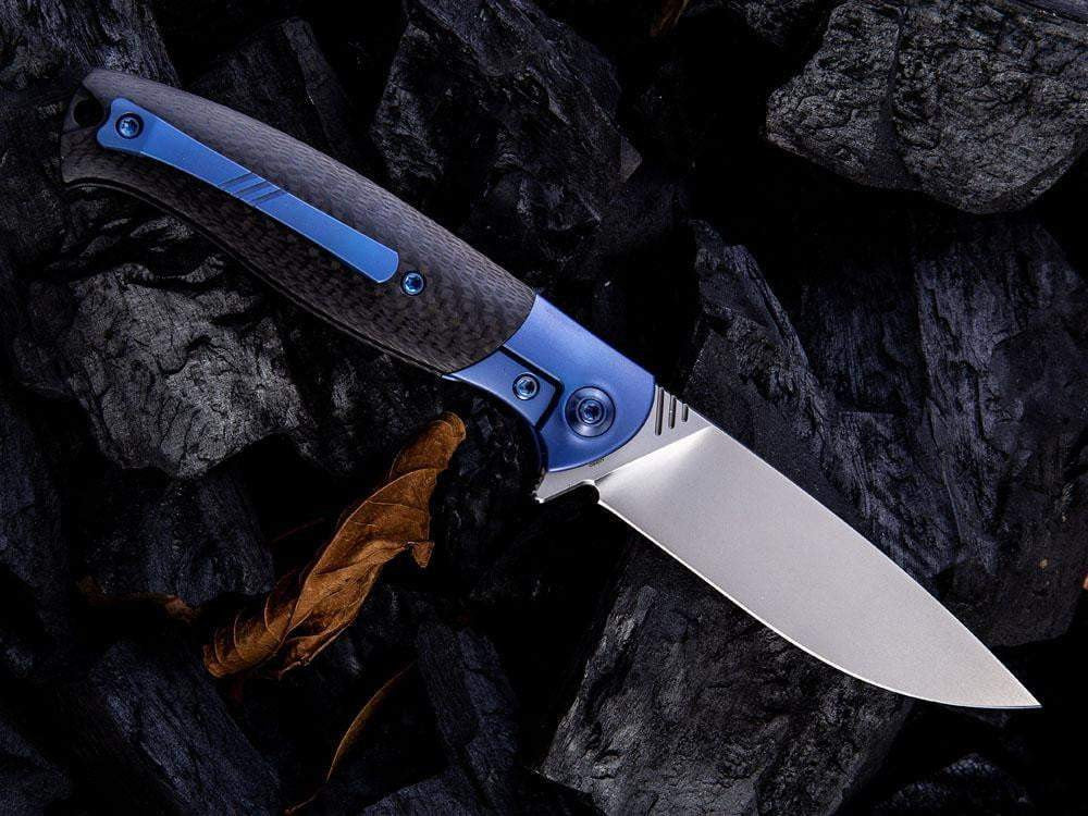 ** HERE NOW - BLACK MODEL ** WE Knives - 901 DEACON - M390 Blade - True Talon