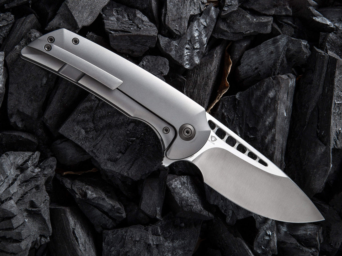 WE Knives - 911 MALICE - M390 Blade - Ferrum Forge Design - True Talon