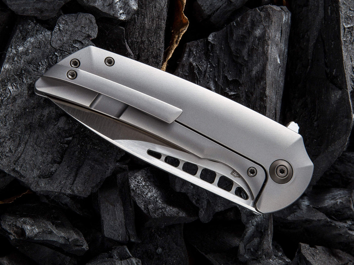WE Knives - 911 MALICE - M390 Blade - Ferrum Forge Design - True Talon