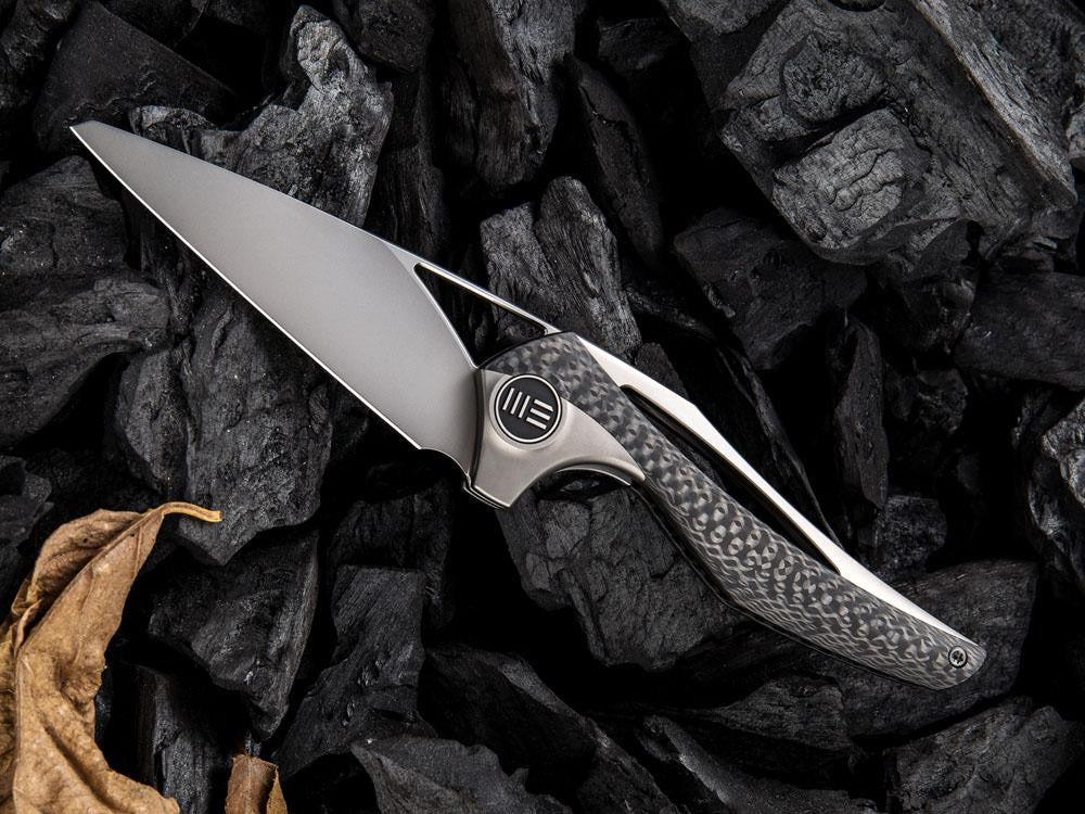 WE Knives ÆternA - 918 - M390 Blade - Carbon Fiber and titanium handle - True Talon