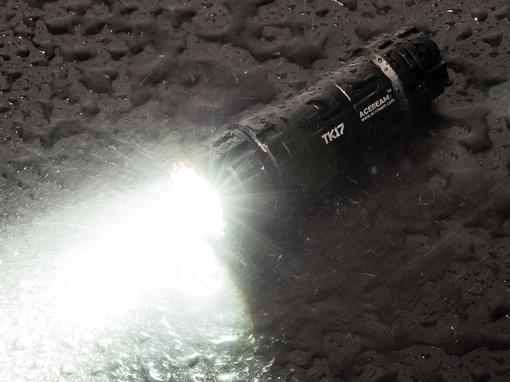** 2300 Lumens ** Acebeam TK17 - Only 83mm long - Gold plated switch and clip - True Talon